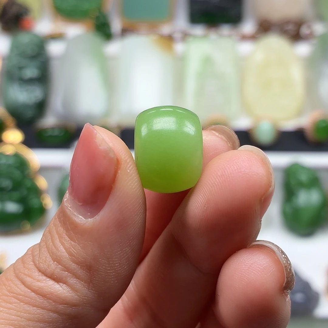 e***a和田玉未镶嵌颈饰