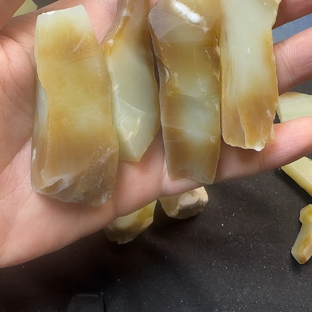 钟***周未镶嵌和田玉珠宝奇石
