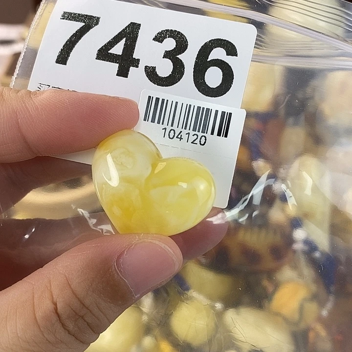 蜜蜡未镶嵌珠宝奇石