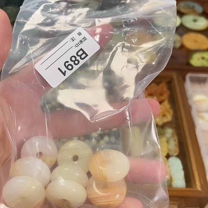 合金蛇纹石玉颈饰
