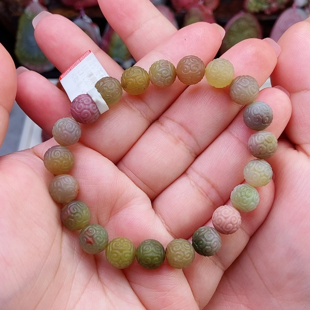 颈饰未镶嵌石英质玉（盐源）