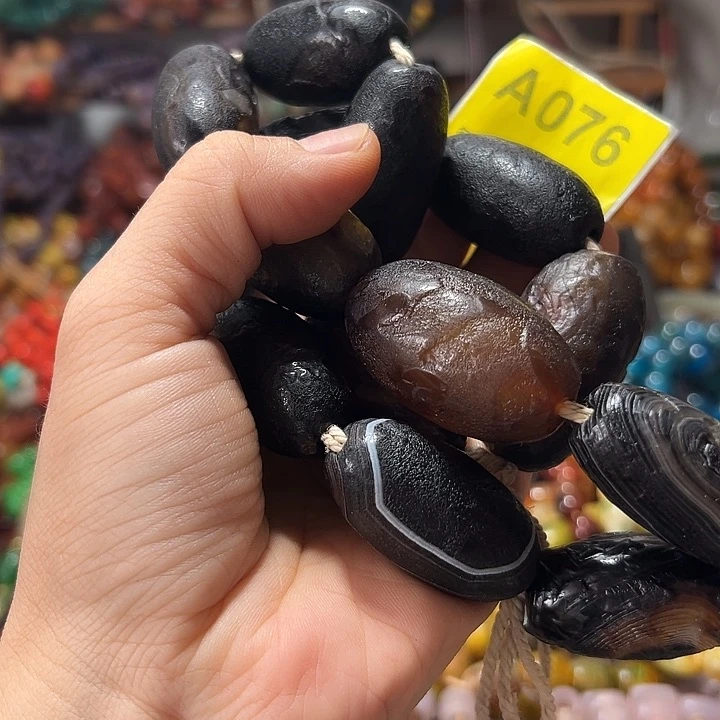 谭***）玛瑙/玉髓颈饰未镶嵌