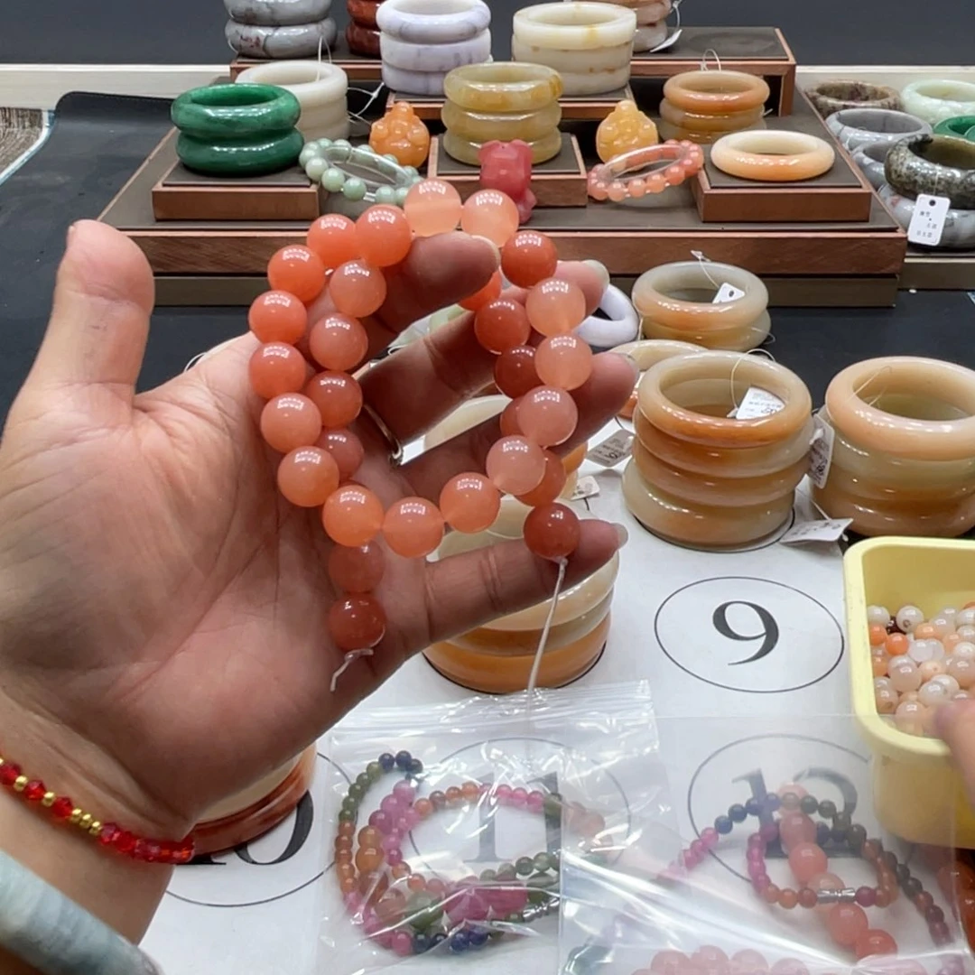 饕***餮石英质玉手镯未镶嵌