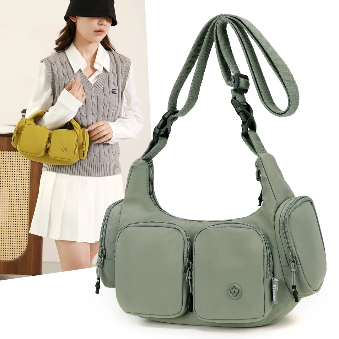 2025新款单肩斜挎包女高级小众工装登山包户外旅行大容量牛津布包