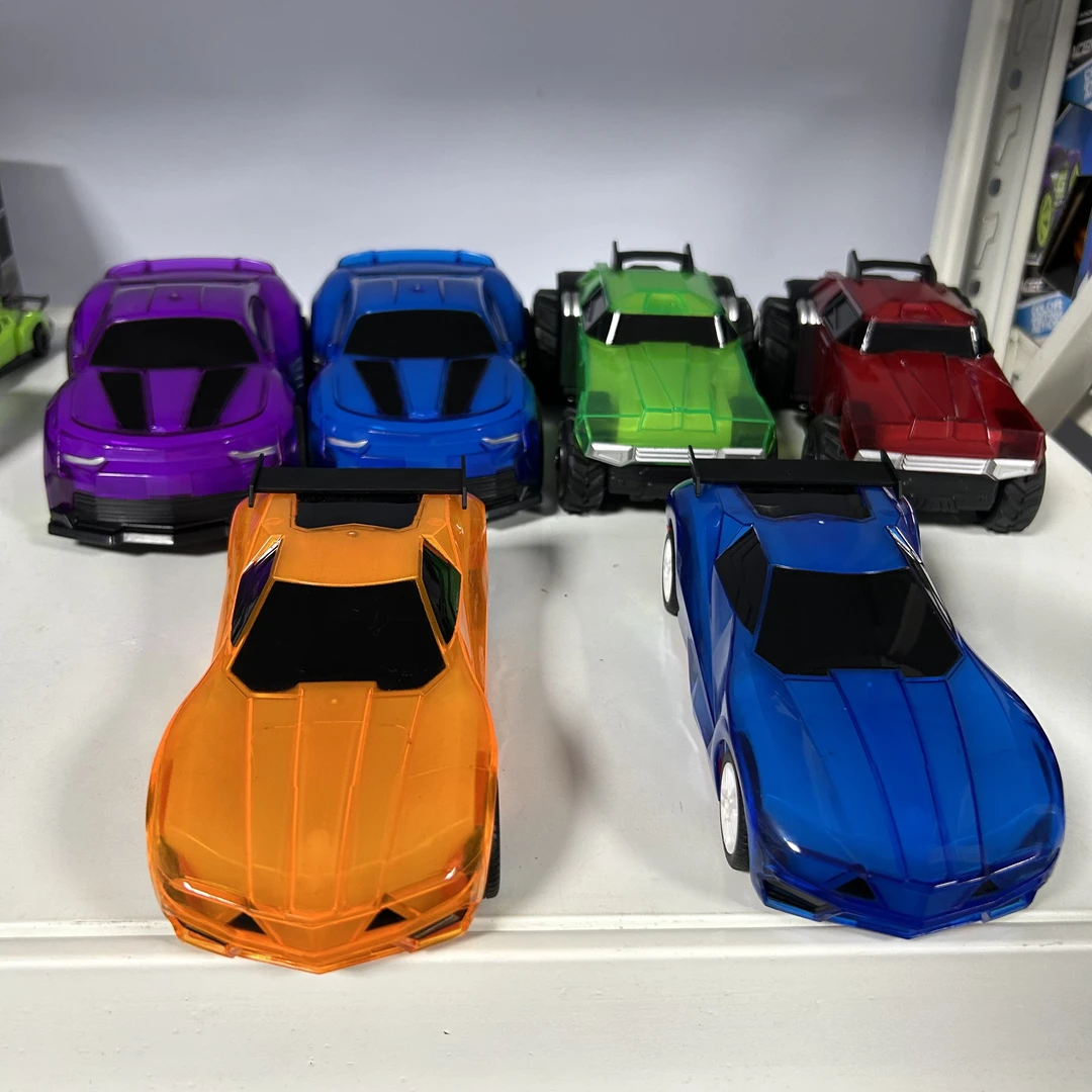 透明炫彩声光回力车