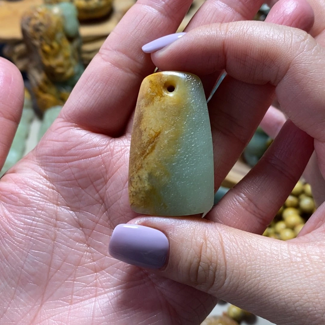 岫岩河磨玉（透闪石质玉）挂件未镶嵌?*餮