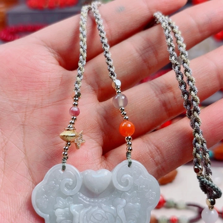 翡翠颈饰未镶嵌多样性