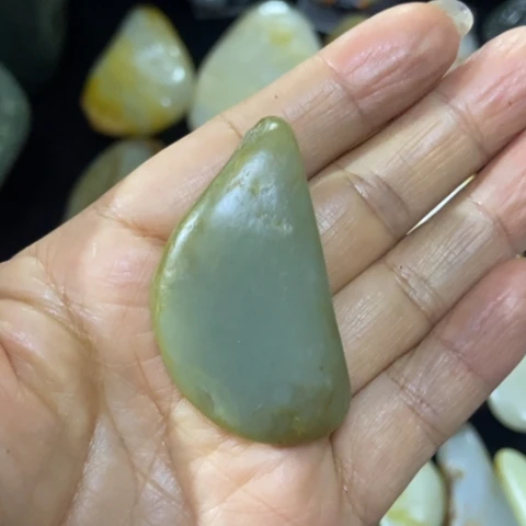 未镶嵌和田玉（糖玉）车挂