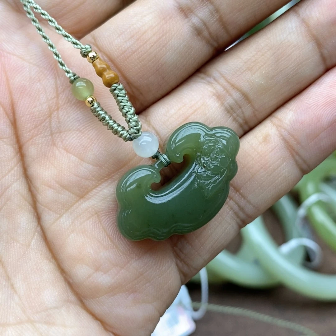 和田玉未镶嵌吊坠(不含链)三*妈