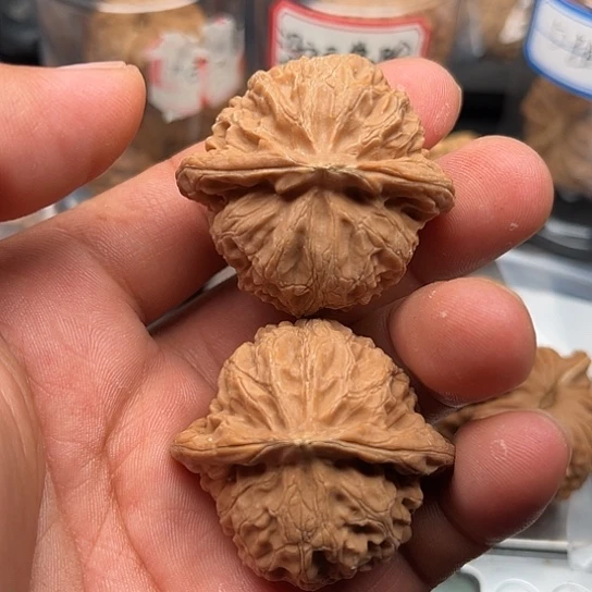 文玩核桃把件宫灯