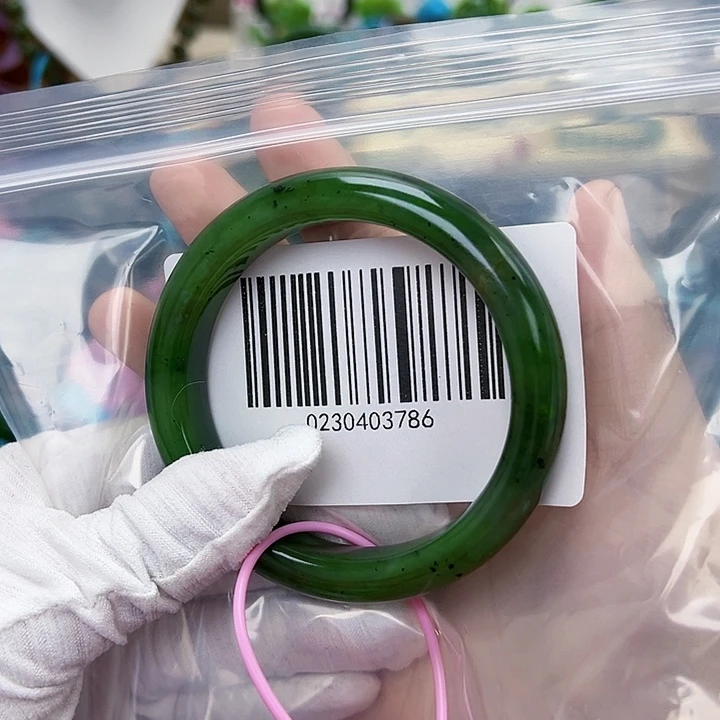 和田玉未镶嵌手镯微瑕60