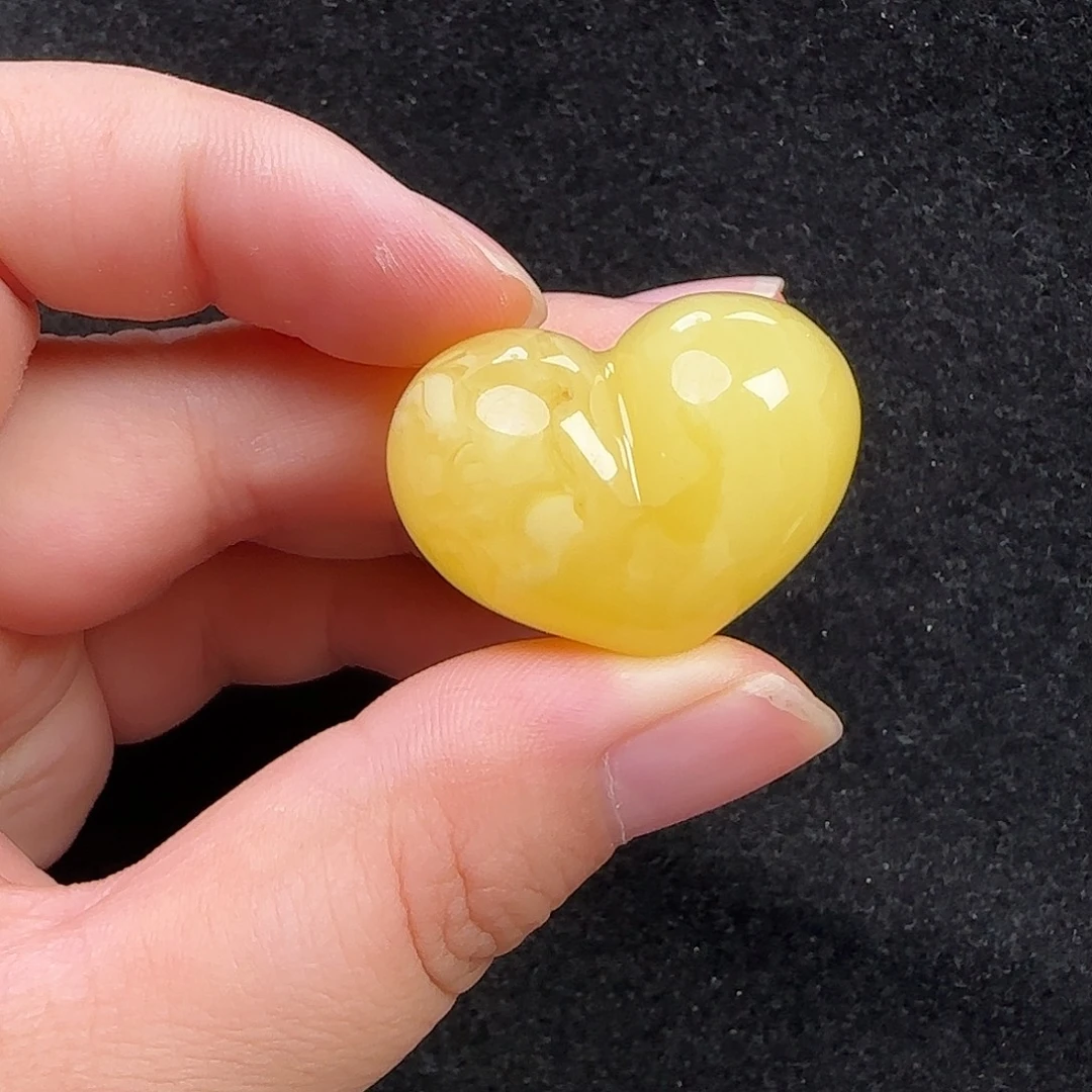 蜜蜡未镶嵌珠宝奇石