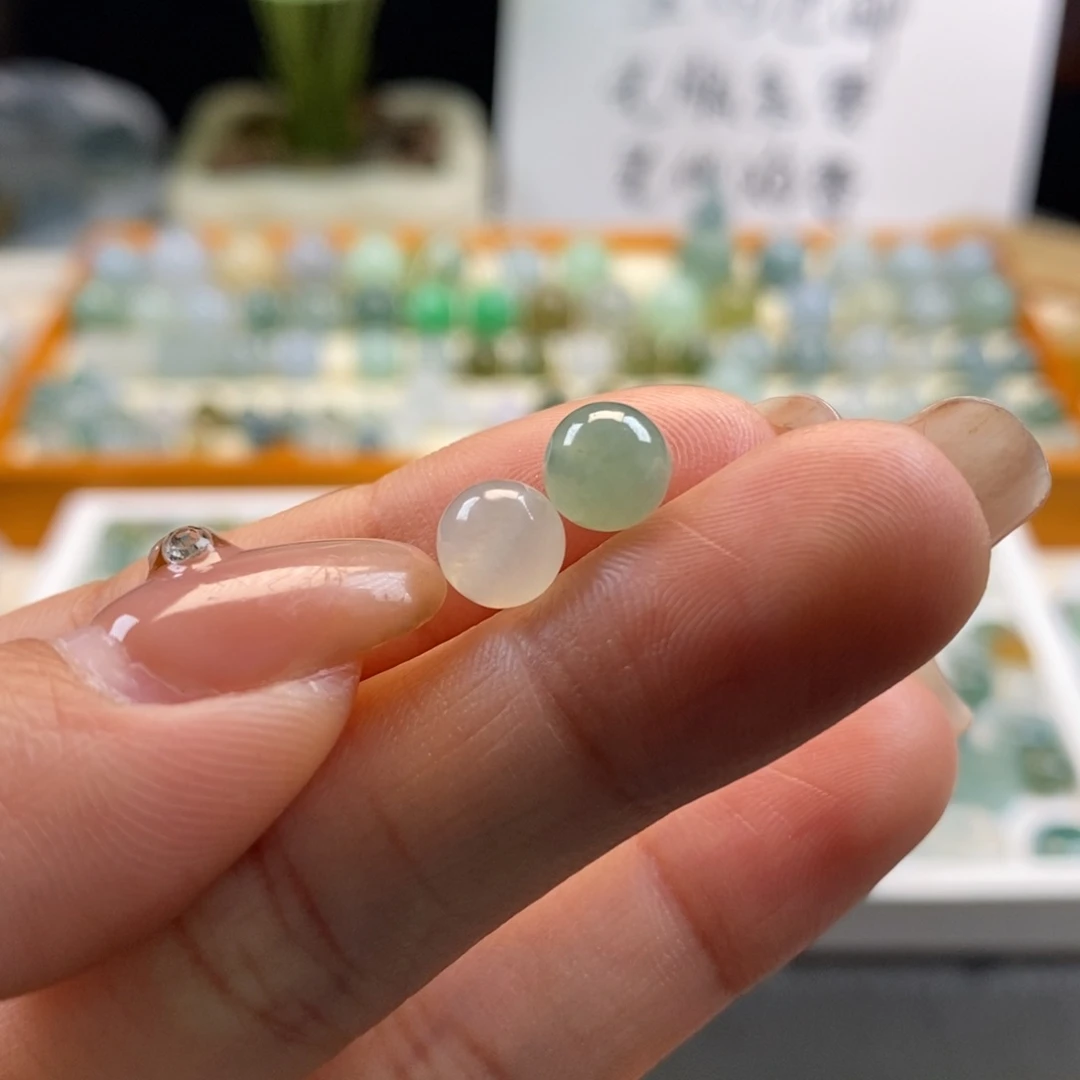 翡翠散珠天然翡翠一对6.8