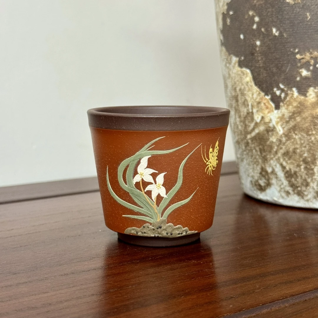 宜兴朱永良紫砂堆绘四君子兰花主人杯原矿紫泥粉浆老红泥茶杯130c