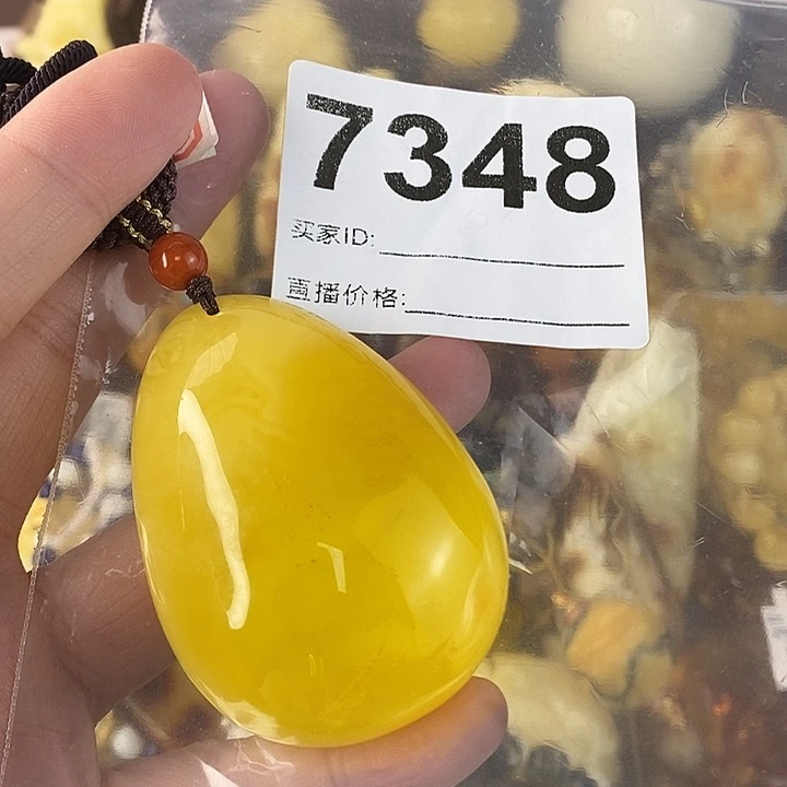 蜜蜡未镶嵌珠宝奇石
