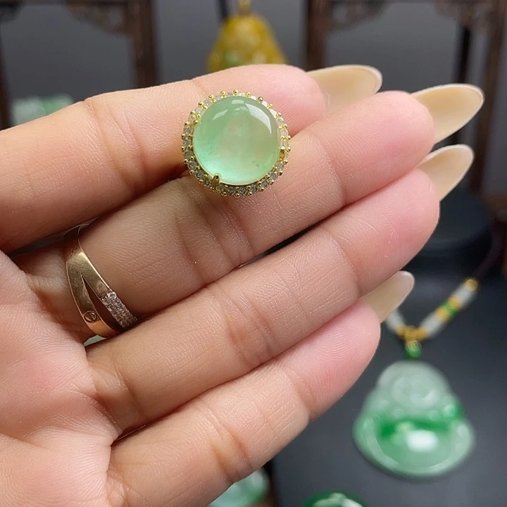 翡翠未镶嵌吊坠(赠链)