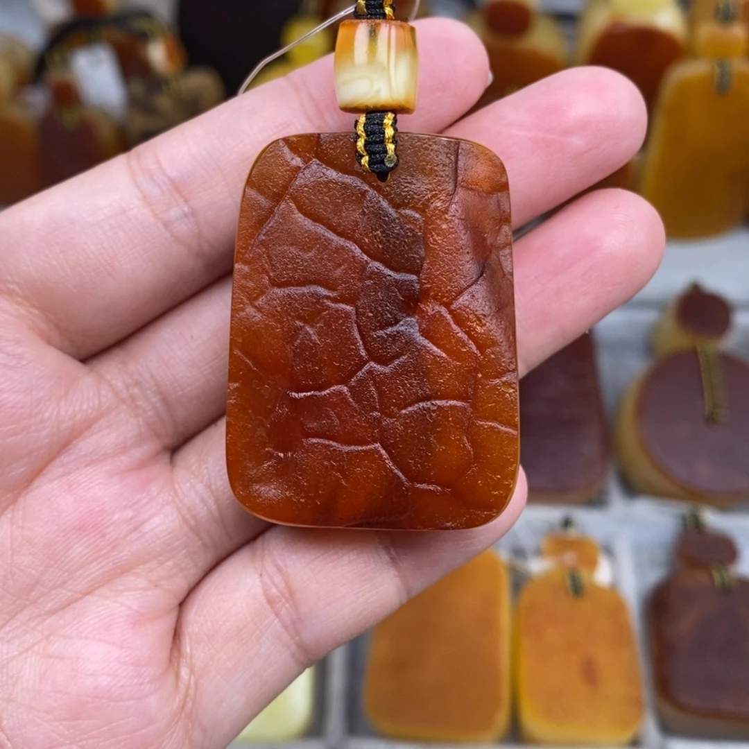 琥珀未镶嵌珠宝奇石