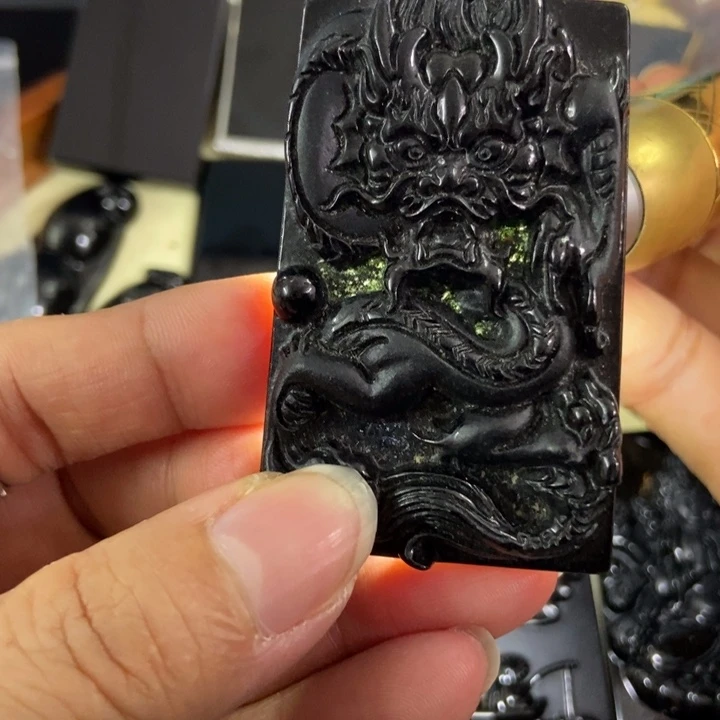 翡翠颈饰未镶嵌墨翠龙