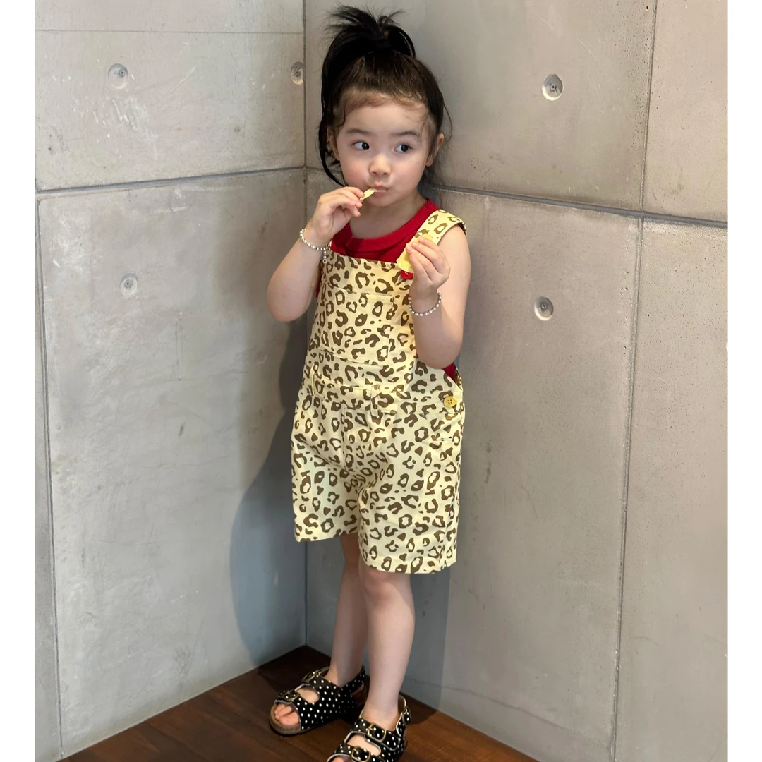 小思家女童2025夏季新款韩版休闲纯色红色背心豹纹背带短裤套装