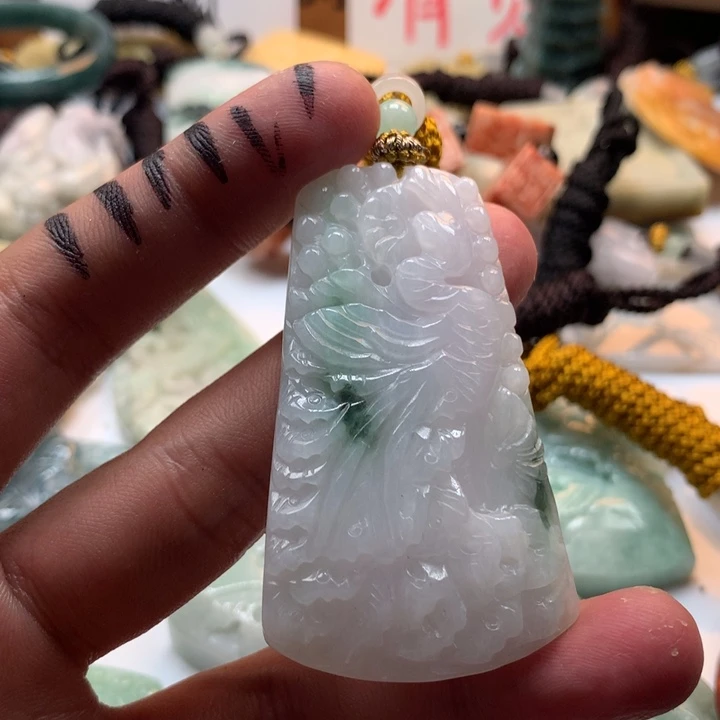 翡翠未镶嵌颈饰保真天然a货翡翠