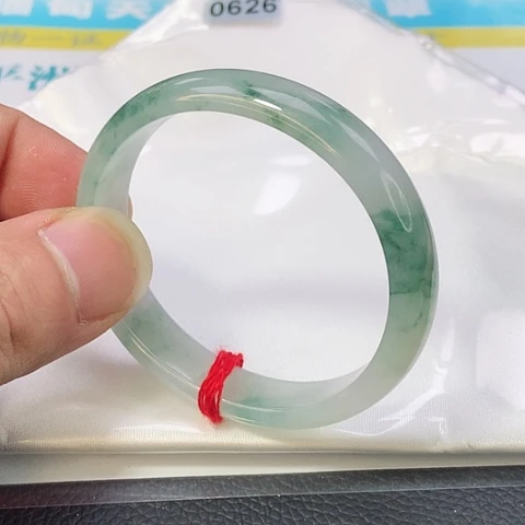 翡翠手镯（贵妃镯）未镶嵌墩**姐0626号