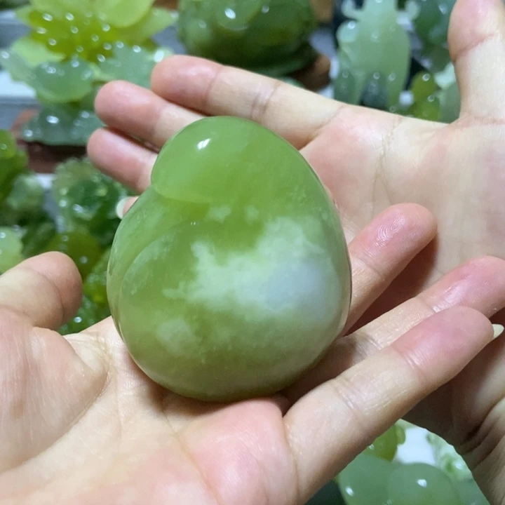 【闪购商品】蛇纹石玉未镶嵌把件