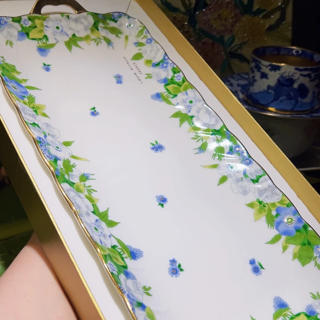时***…咖啡杯和茶杯是我们学校