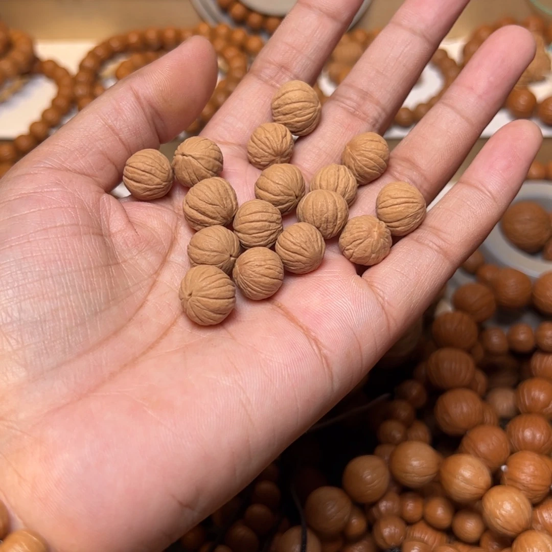 住***牛吊坠猴头核桃小磐石30颗