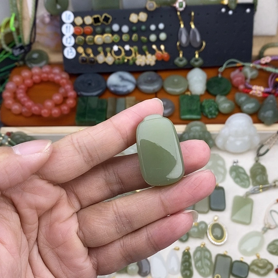 和田玉未镶嵌吊坠(不含链)