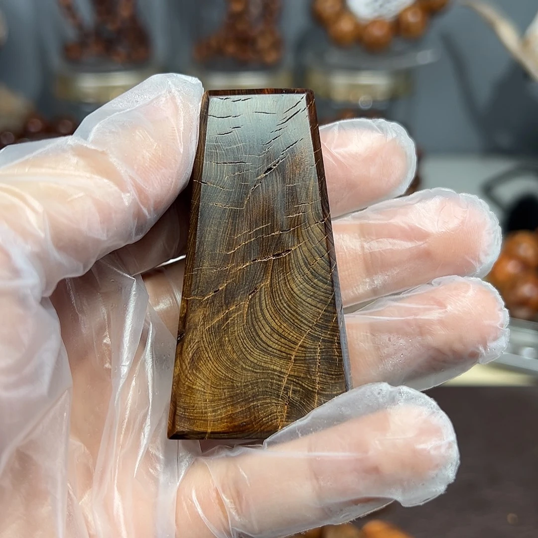 高***伟柏木（崖柏）雷击把件