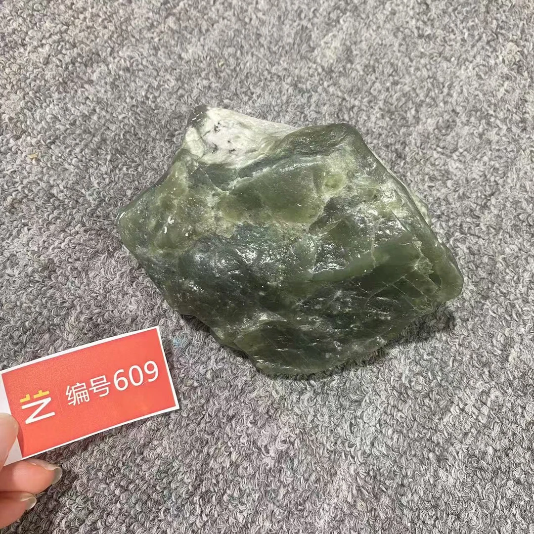 新疆玉料原石发一件编号609