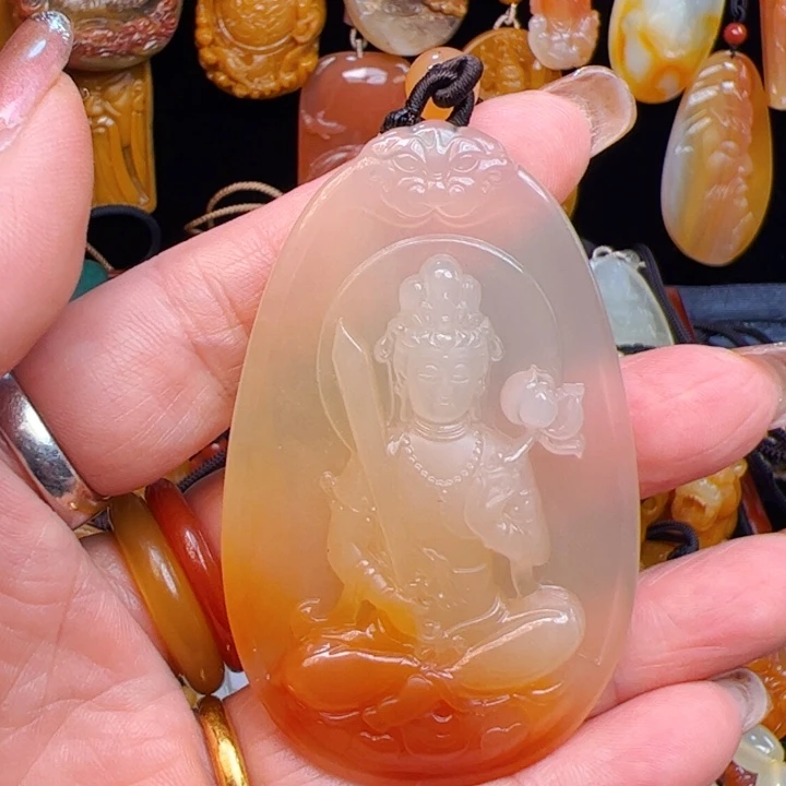 根***艺石英质玉（黄龙玉）合金颈饰