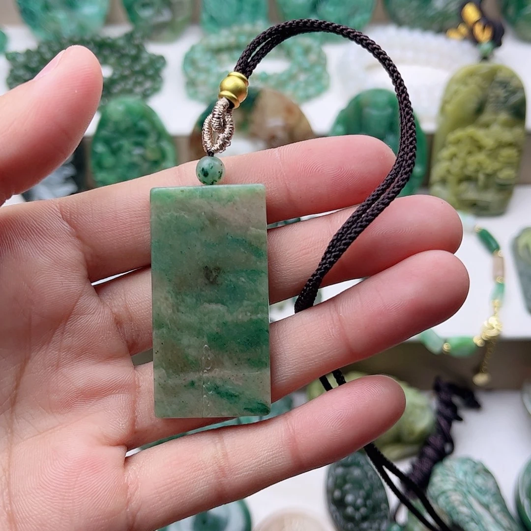 独山玉挂件未镶嵌