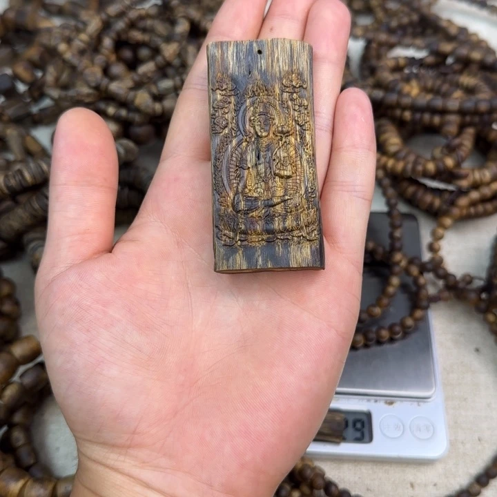 路***草沉香沉香碎屑雕刻牌子