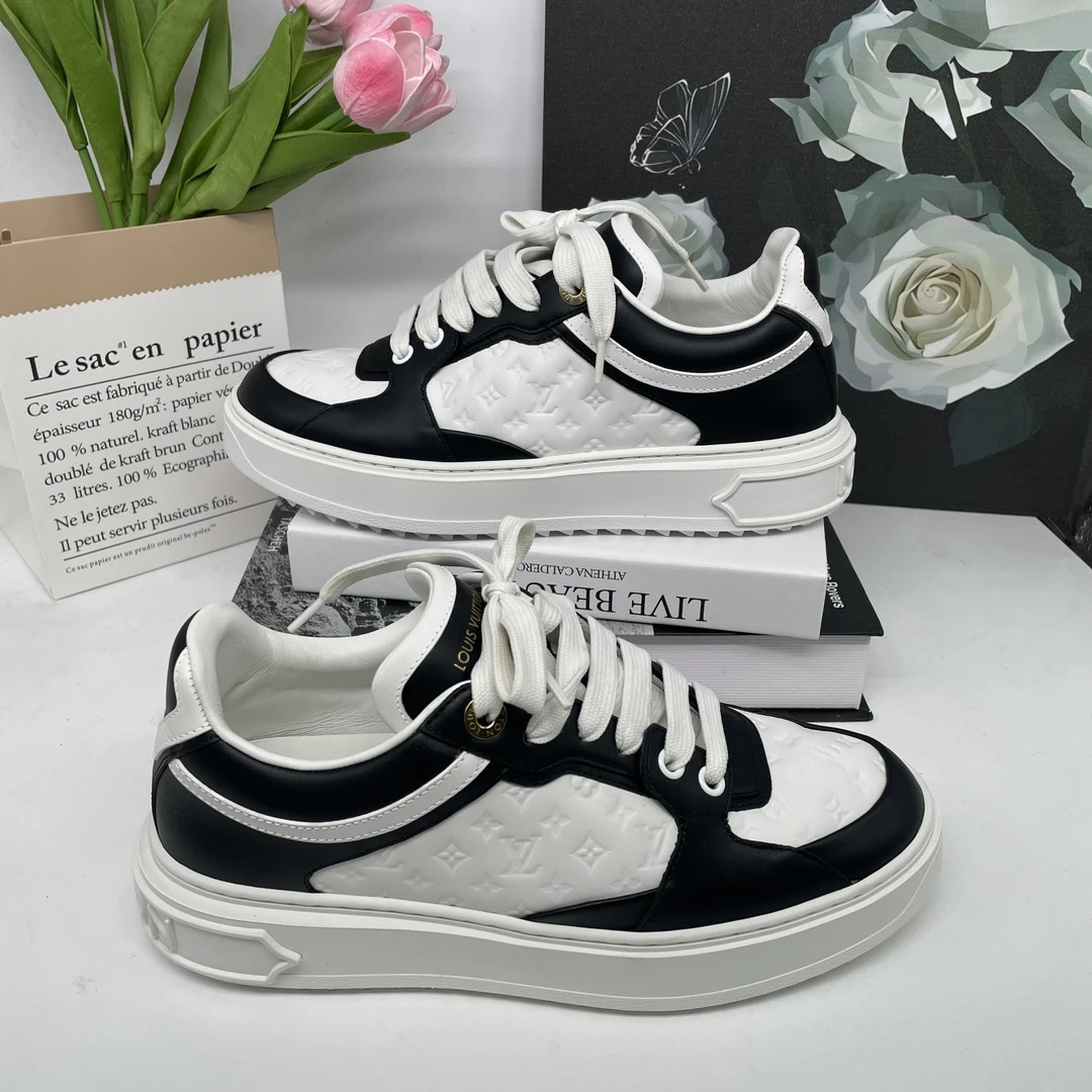 99新 LouisVuitton/路易威登 青奢荟/37码/黑白牛皮低帮板鞋65931