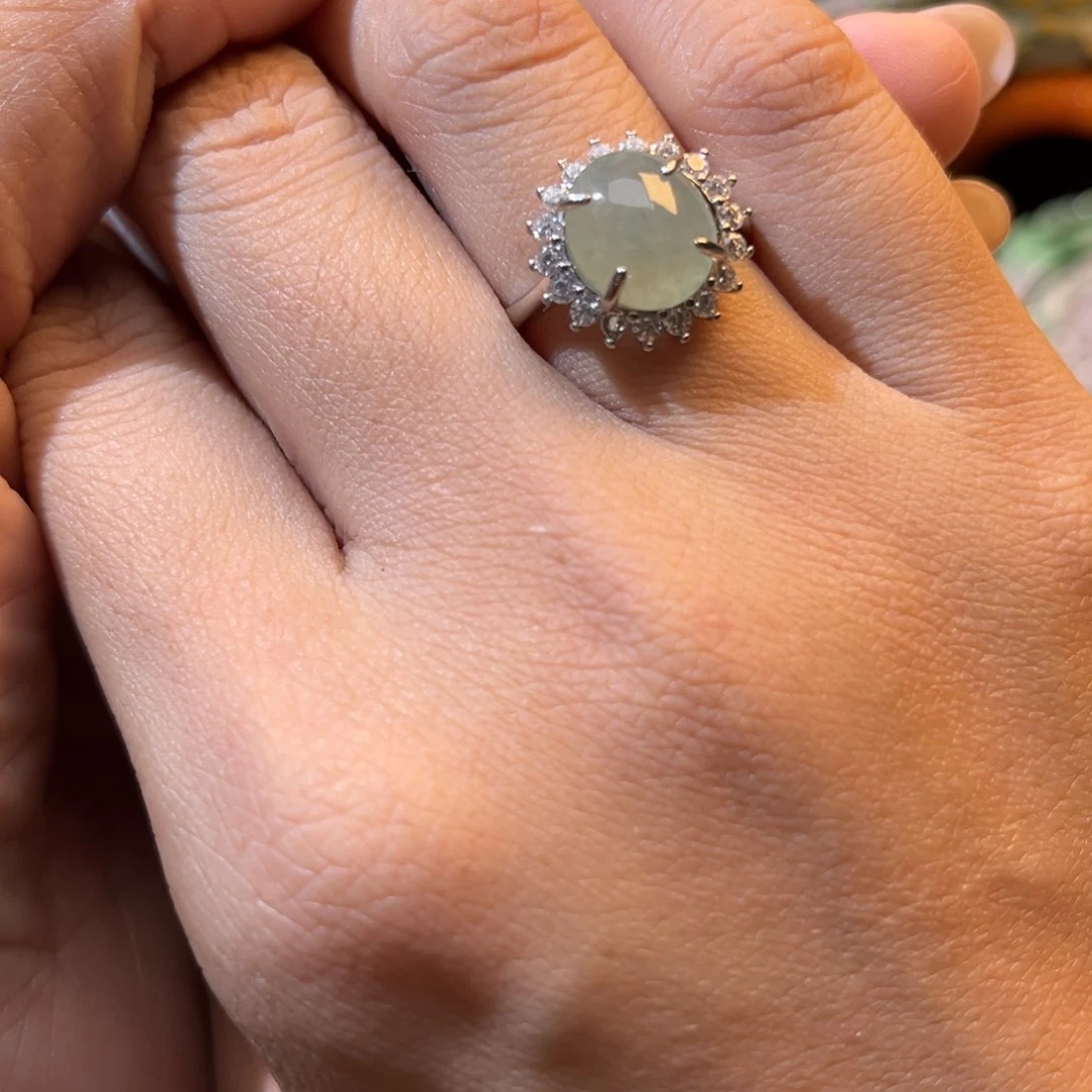 翡翠未镶嵌颈饰待编织