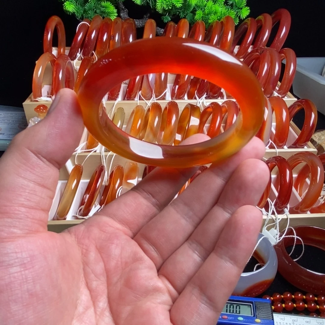 玛瑙/玉髓手镯未镶嵌