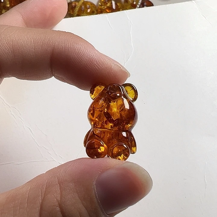 未镶嵌颈饰琥珀（花珀）