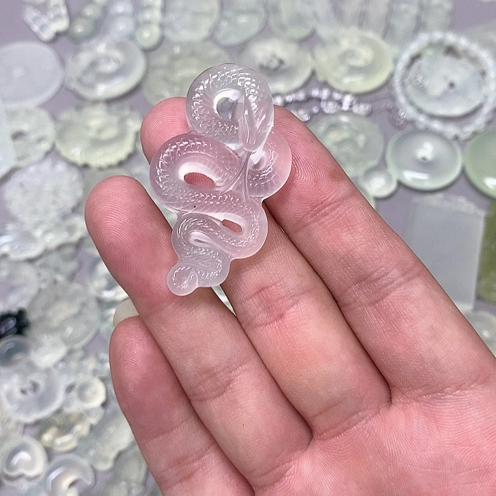 蛇纹石玉颈饰未镶嵌?****?