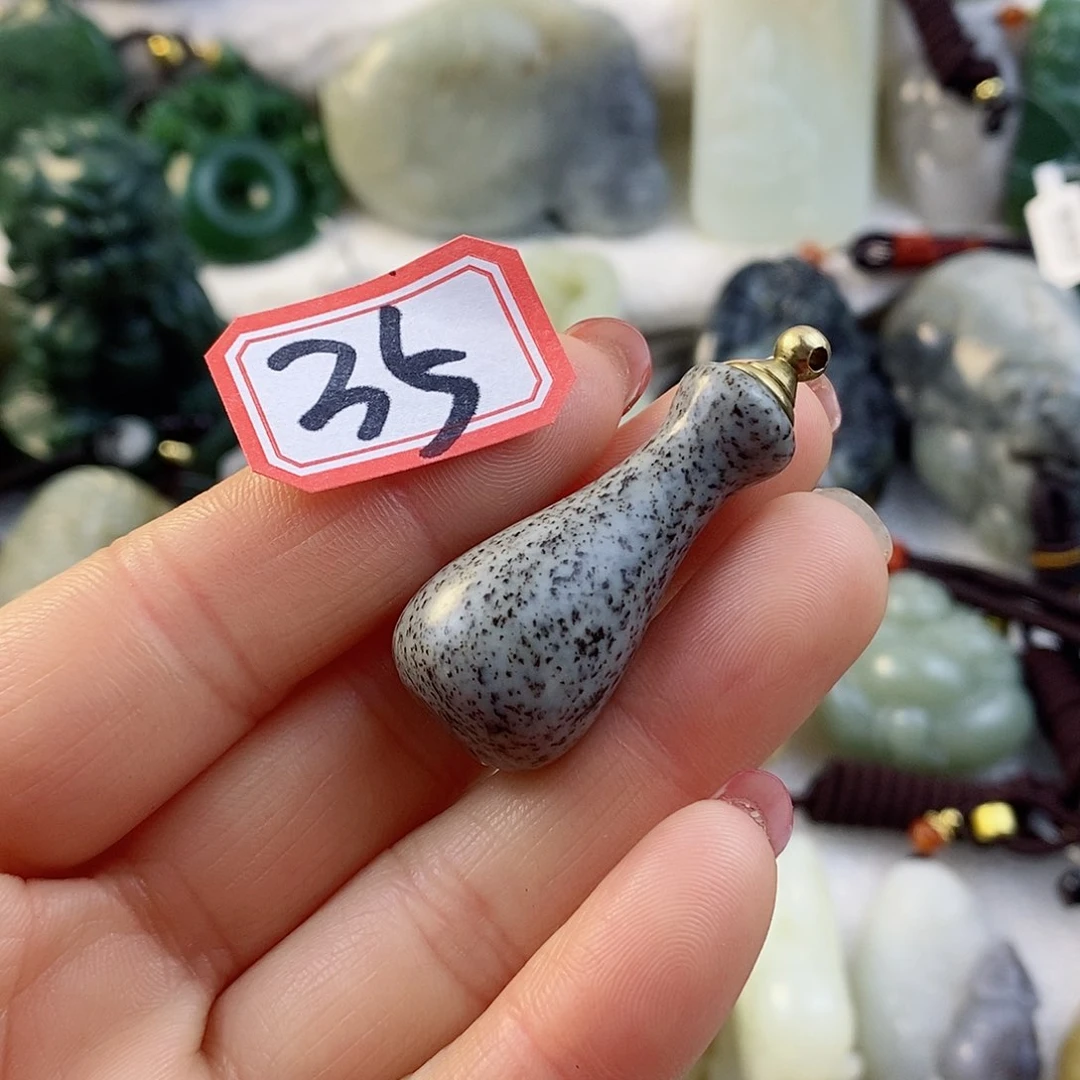 和田玉（糖玉）颈饰未镶嵌