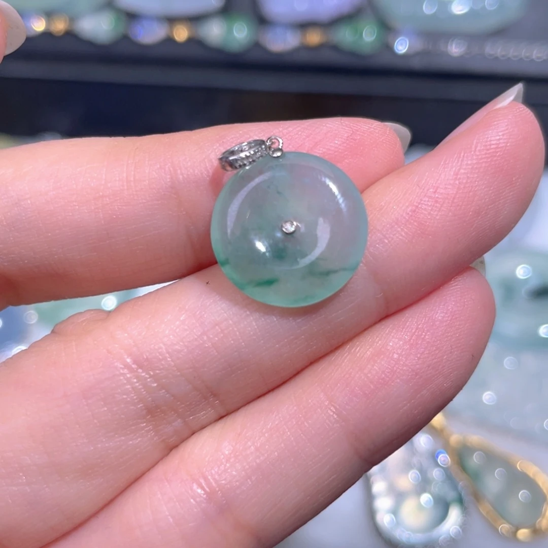 颈饰18K金镶嵌翡翠翡翠