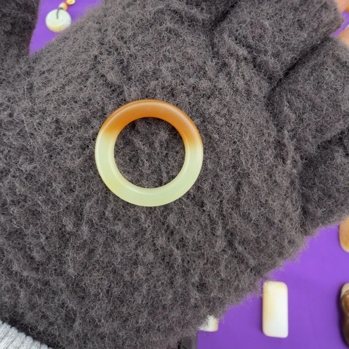 定制和田玉和田玉戒圈糖白