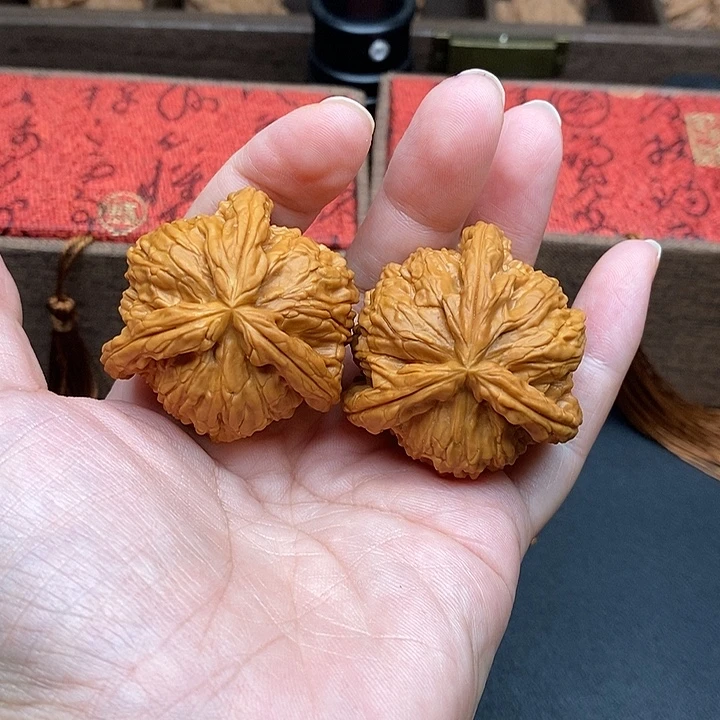 大***2文玩核桃把件白奔