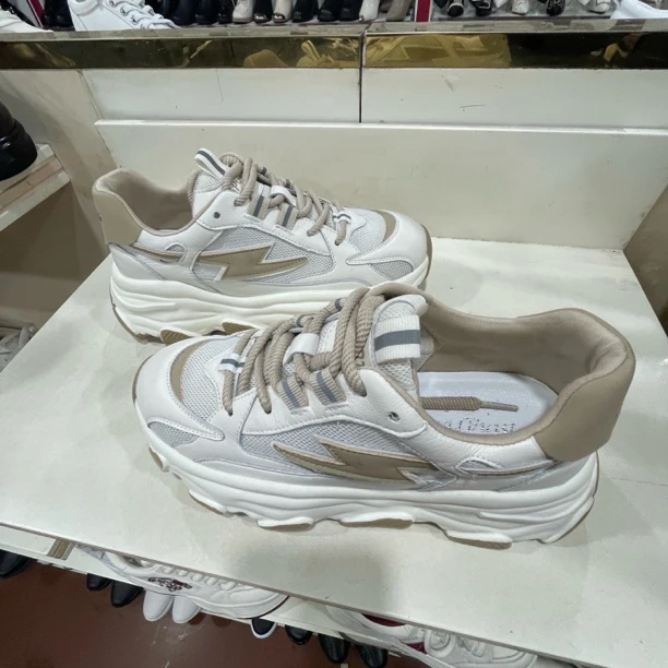 男女款集合孤品捡漏链链（直播间主播手中的鞋给编码备注才能去拍）