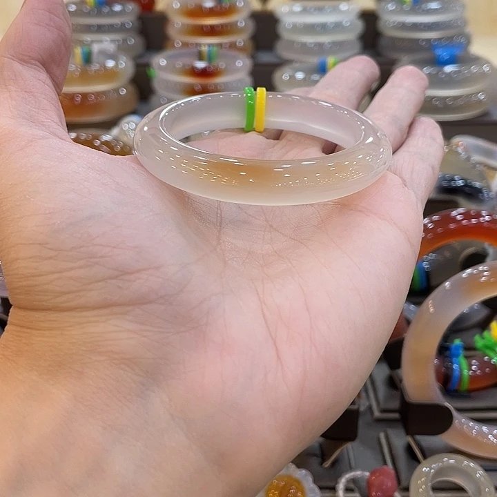 玛瑙/玉髓未镶嵌手镯