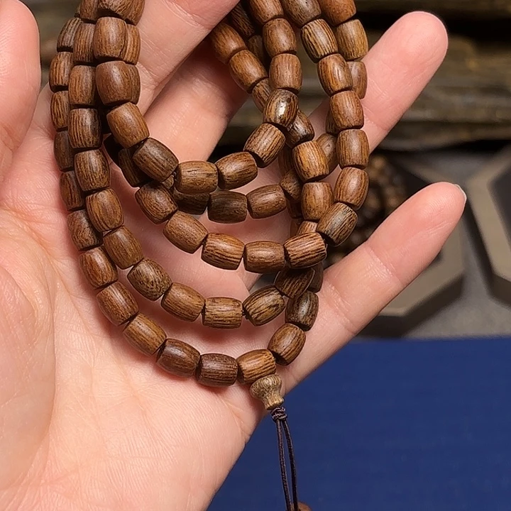 沉香手串越南富森红土0.6×0.8×108