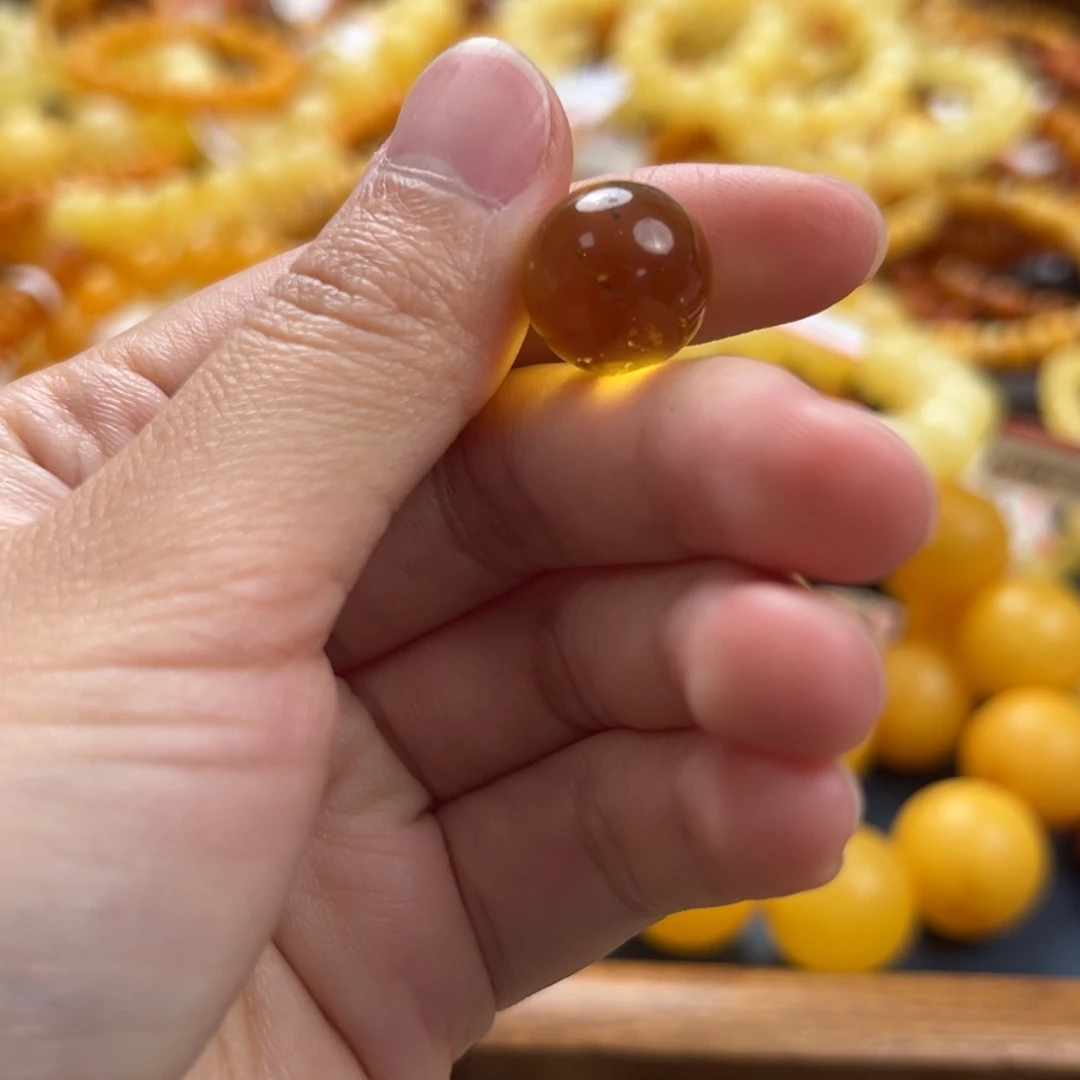 未镶嵌琥珀珠宝奇石
