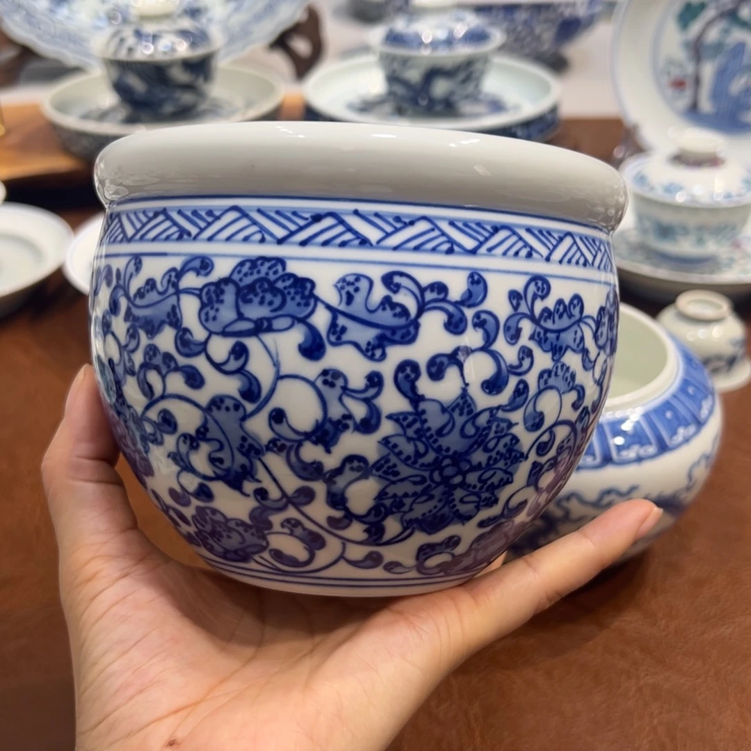 水洗青花缠枝缸型水洗