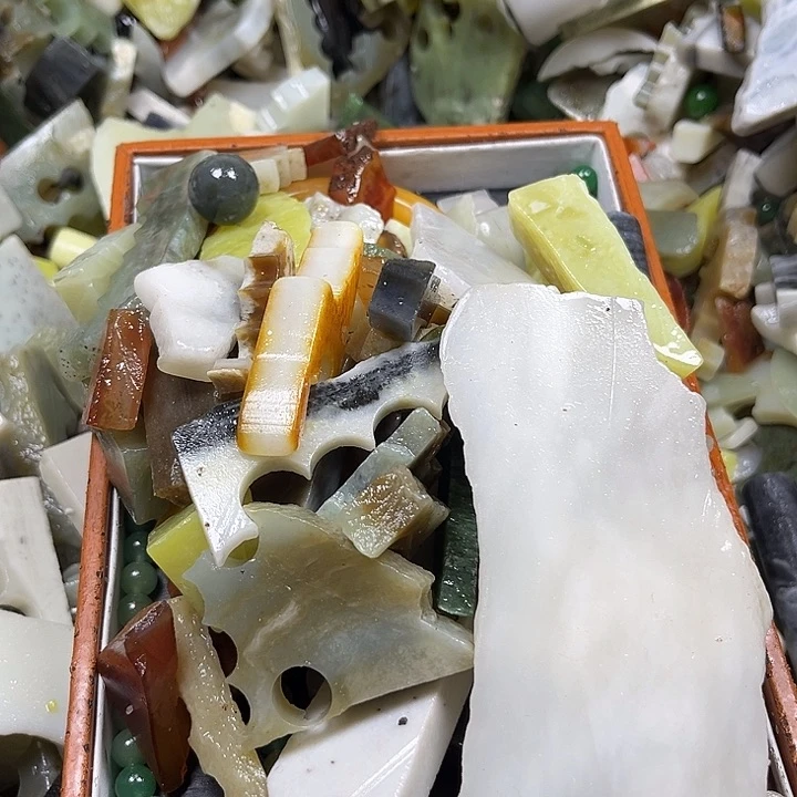 和田玉9K金镶嵌珠宝奇石健*行