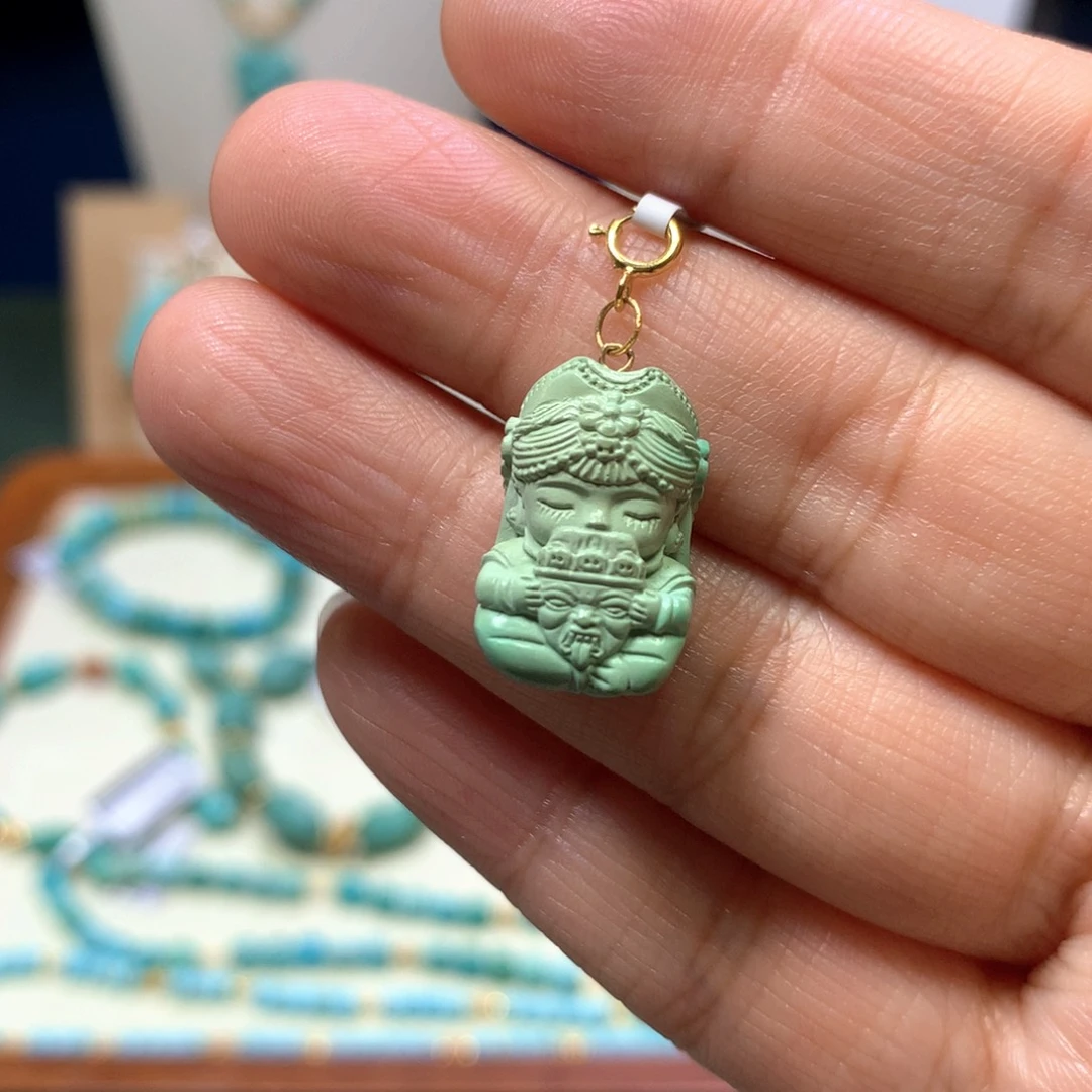 绿松石18K金镶嵌挂件